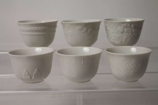 Meissen sechs Jubiläums-Koppchen mit Untertassen - photo 2