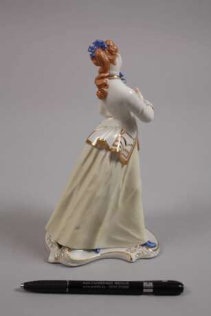 Nymphenburg "Dame mit langer Jacke" - photo 3