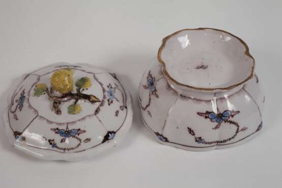 Teller und Deckeldose Fayence - photo 4