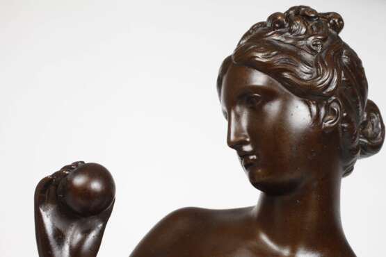 nach Berthel Thorvaldsen, Venus mit Apfel - photo 2