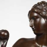 nach Berthel Thorvaldsen, Venus mit Apfel - photo 2