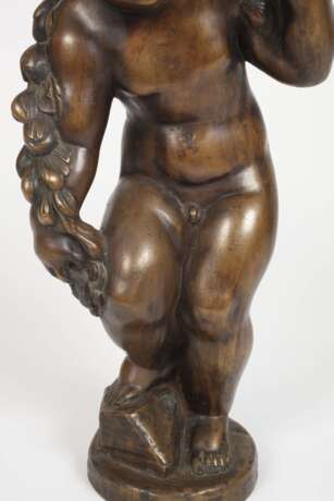 Putto mit Blütenranke - photo 3