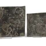 Monogrammist V.G., zwei moderne Bronzereliefs - photo 1