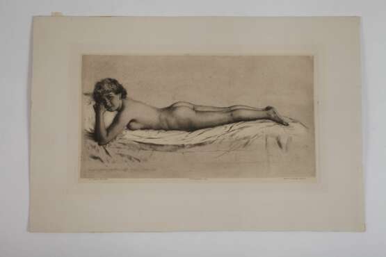 Karl Stauffer-Bern, Liegender weiblicher Akt - photo 2
