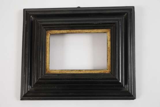 Vier kleine Lackleisten - photo 3