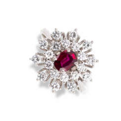 Entourage ring set with diamonds and rubies