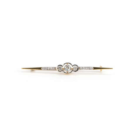 Bar brooch set with diamonds - photo 2