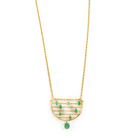 Emerald diamond necklace - photo 1