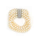 Pearl bracelet with diamond clasp - photo 1