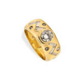 Diamond ring - photo 1