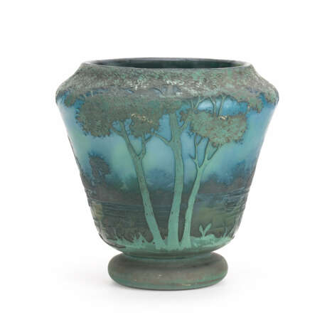 Daum Nancy footed vase 'Paysage lacustre' - photo 1