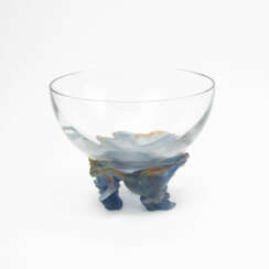 Daum Nancy glass bowl on pâte de verre glass foot with fish/aquarium decoration, Grande Modèle