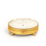 Mother-of-pearl Nécessaire à Couture from the workshops of the Palais Royal in Paris (attributed) - photo 1
