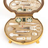 Mother-of-pearl Nécessaire à Couture from the workshops of the Palais Royal in Paris (attributed) - photo 4