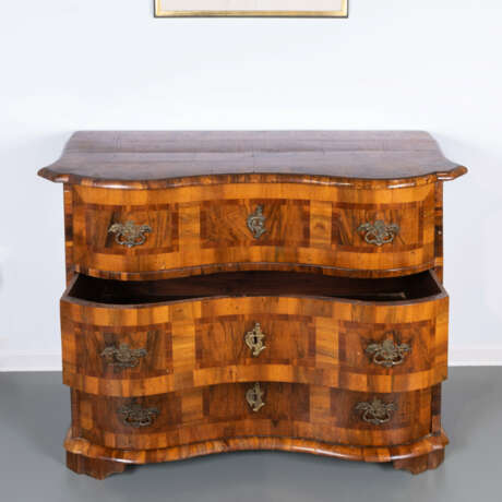 Baroque chest of drawers - photo 3