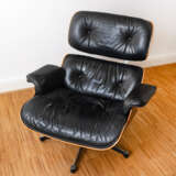 Lounge Chair & Ottoman, design by Charles & Ray Eames (1912-1988) - photo 3