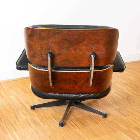 Lounge Chair & Ottoman, design by Charles & Ray Eames (1912-1988) - photo 5