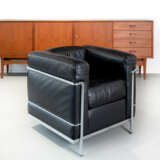 Cassina Grand Confort armchair 'LC2', designed by Le Corbusier, Jeanneret and Perriand - photo 2
