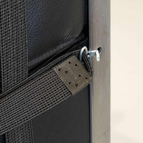 Cassina Grand Confort armchair 'LC2', designed by Le Corbusier, Jeanneret and Perriand - photo 4