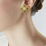 VAN CLEEF & ARPELS CORAL AND CHRYSOPRASE 'DELPHES' EARRINGS - photo 2