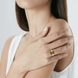 COLOURED DIAMOND AND DIAMOND RING - photo 2