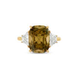 COLOURED DIAMOND AND DIAMOND RING - photo 3