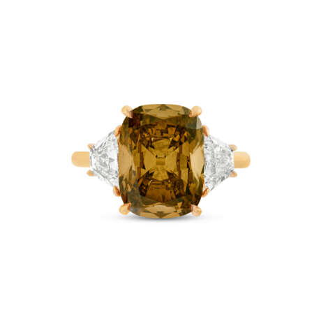COLOURED DIAMOND AND DIAMOND RING - photo 3