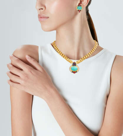 BULGARI SET OF TURQUOISE, RUBY, SAPPHIRE AND DIAMOND JEWELLERY - Foto 2