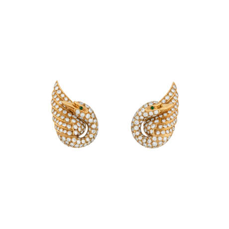 VAN CLEEF & ARPELS DIAMOND AND EMERALD SWAN EARRINGS - photo 1