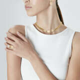 BULGARI SUITE OF CORAL, QUARTZ AND DIAMOND JEWELLERY - photo 2