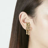 CARTIER DIAMOND, ONYX AND EMERALD 'PANTHÈRE' EARCLIPS - photo 2
