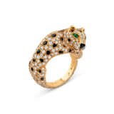 CARTIER DIAMOND, ONYX AND EMERALD 'PANTHÈRE' RING - photo 1