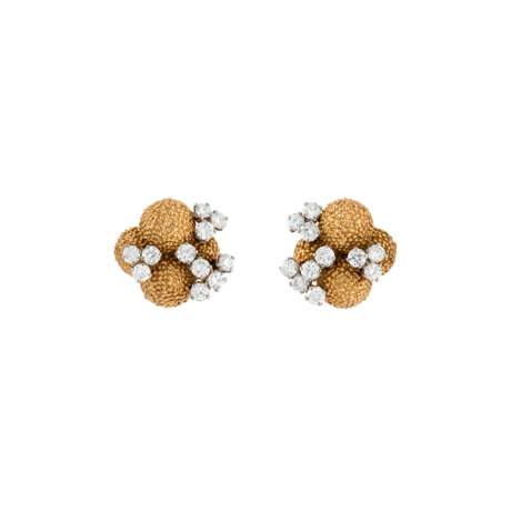 VAN CLEEF & ARPELS DIAMOND EARRINGS - photo 1