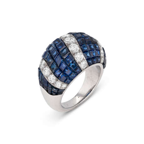 VAN CLEEF & ARPELS SAPPHIRE AND DIAMOND 'MYSTERY SET' RING - photo 1