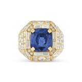 BULGARI SAPPHIRE AND DIAMOND 'TROMBINO' RING - photo 3