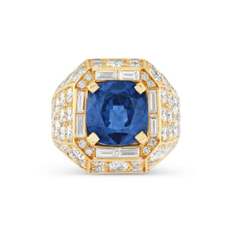BULGARI SAPPHIRE AND DIAMOND 'TROMBINO' RING - photo 3