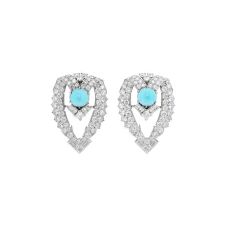 MID-20TH CENTURY PAIR OF TURQUOISE AND DIAMOND CLIP-BROOCHES MOUNTED BY CARTIER - photo 1