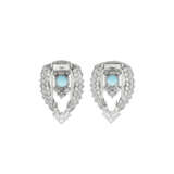 MID-20TH CENTURY PAIR OF TURQUOISE AND DIAMOND CLIP-BROOCHES MOUNTED BY CARTIER - photo 3