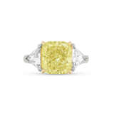 COLOURED DIAMOND AND DIAMOND RING - photo 3