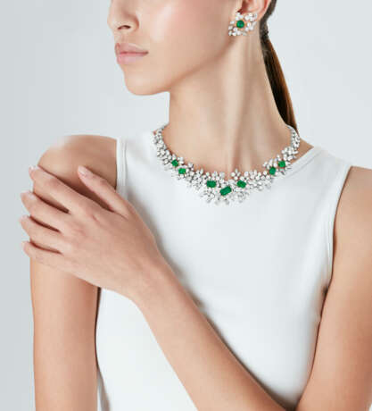 SET OF EMERALD AND DIAMOND JEWELLERY - photo 3