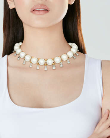ROGER DOYLE CULTURED PEARL, DIAMOND AND ENAMEL NECKLACE - Foto 2
