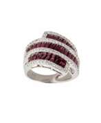 Produktkatalog. Bague en or avec rubis et diamants. 
