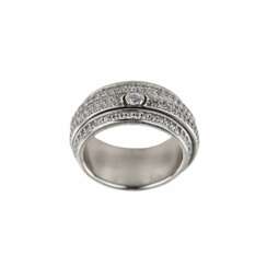 Bague en m&eacute;tal blanc avec strass r&eacute;alis&eacute;e d&amp;39;apr&egrave;s le mod&egrave;le Piaget. 