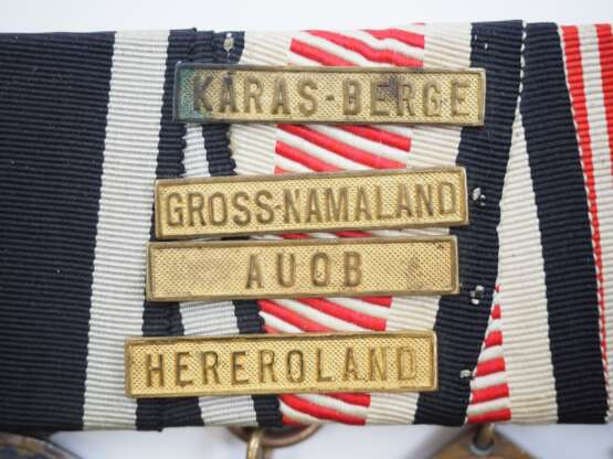 Preussen: Große Ordenschnalle eines Veteranen des Herero- und Nama-Aufstandes in Deutsch-Südwest-Afrika mit 5 Auszeichnungen. - photo 2