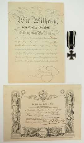 Preussen: Eisernes Kreuz, 1870, 2. Klasse mit Eichenbruch "25", Prinzengröße, mit Urkunde für einen Premier-Lieutenant im 2. Garde-Dragoner-Regiment, komm. als Ordonanz-Offizier beim Ober-Kommando der II. Armee… - photo 2
