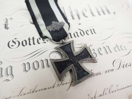 Preussen: Eisernes Kreuz, 1870, 2. Klasse mit Eichenbruch "25", Prinzengröße, mit Urkunde für einen Premier-Lieutenant im 2. Garde-Dragoner-Regiment, komm. als Ordonanz-Offizier beim Ober-Kommando der II. Armee… - photo 5