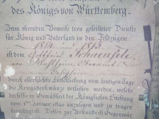 Württemberg: Kriegsdenkmünze (Feldzüge 1793-1815), für zwei Feldzüge, mit Urkunde für die Feldzüge 1814 und 1815. - photo 2