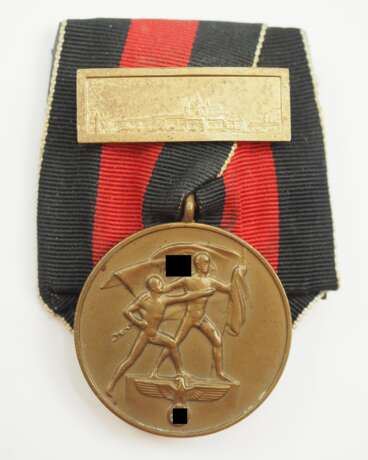 Medaille zur Erinnerung an den 1. Oktober 1938, mit Spange Prager Burg. - photo 1