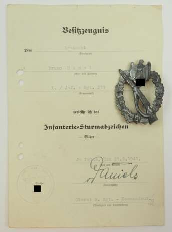 Infanterie-Sturmabzeichen, Silber, mit Urkunde für einen Leutnant der 1./ Infanterie-Regiment 239. - photo 1