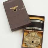 NSDAP: Dienstauszeichnung, in Bronze, im Etui - 15. - Foto 2